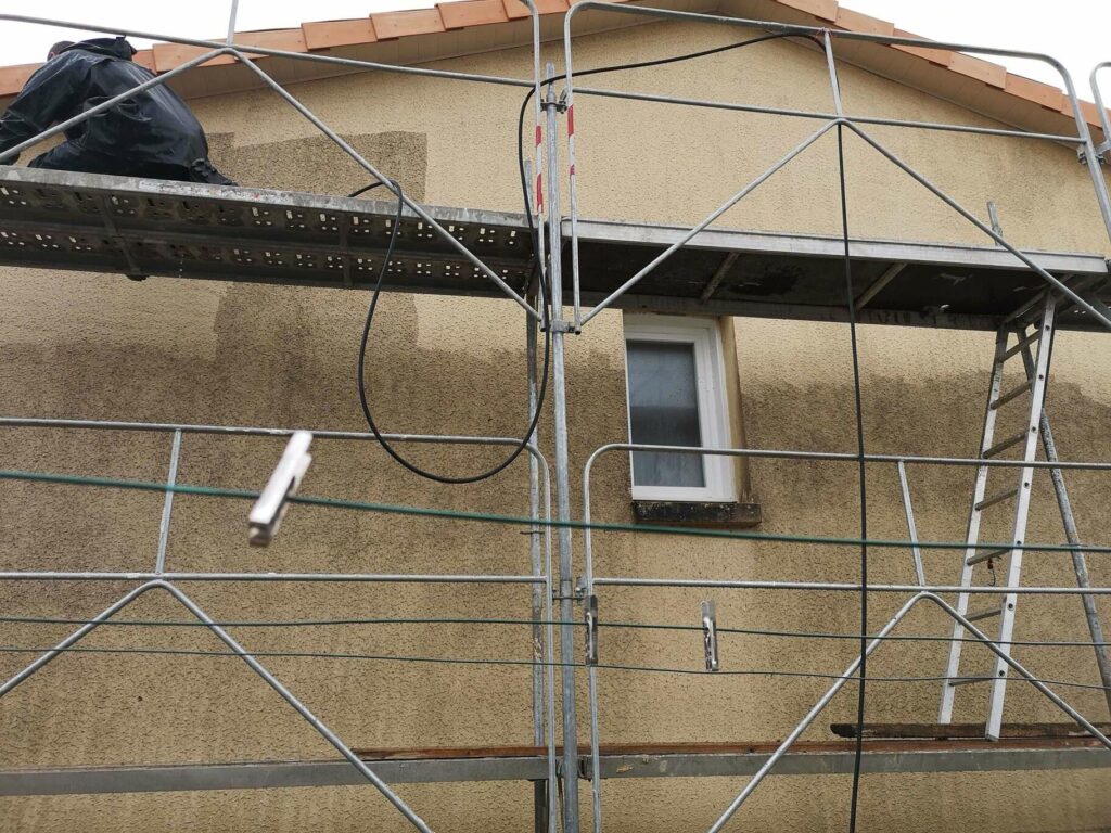 renovation-peintre-facade-maison-caretdeco7 (1)